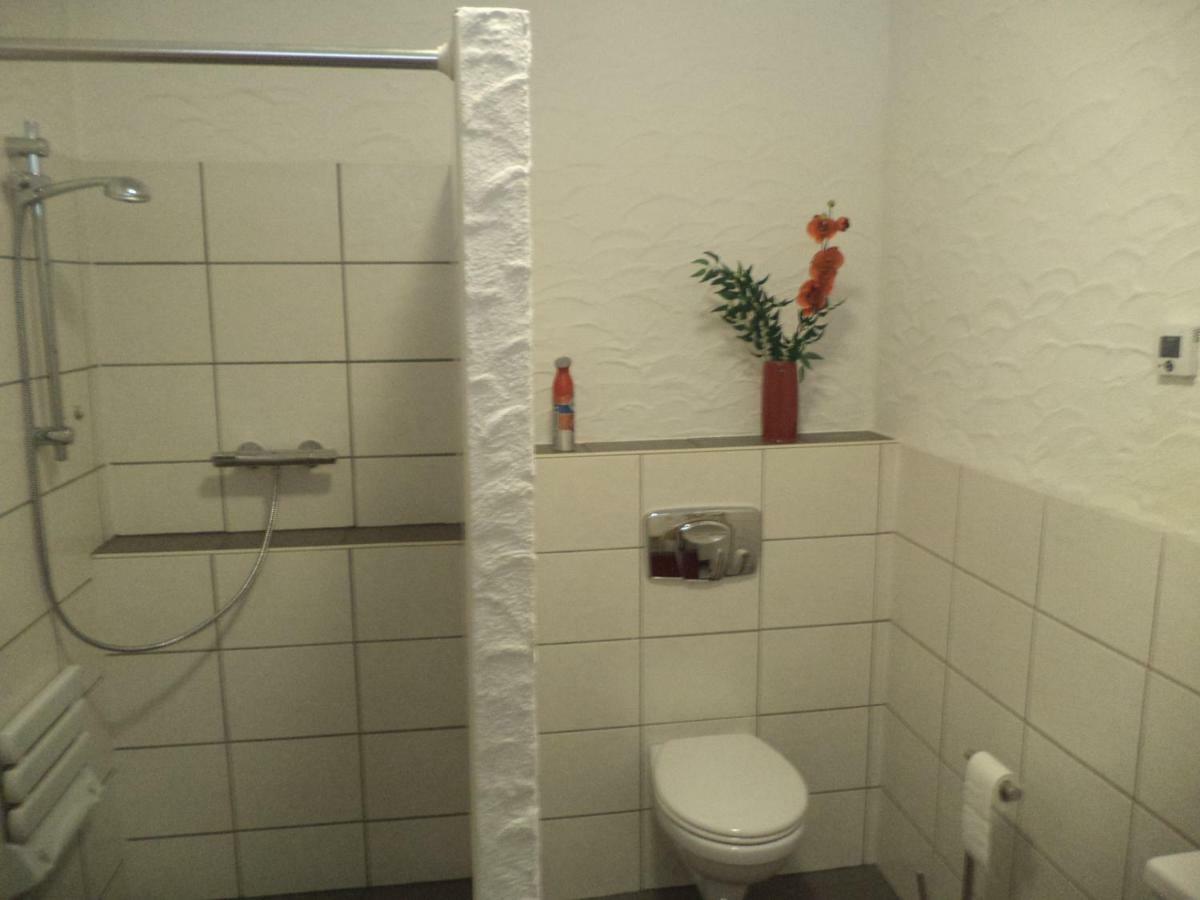 Ferienappartment Mit Schlafzimmer Farschweiler Luaran gambar